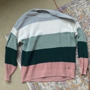 This is a barely used hollister sweater!